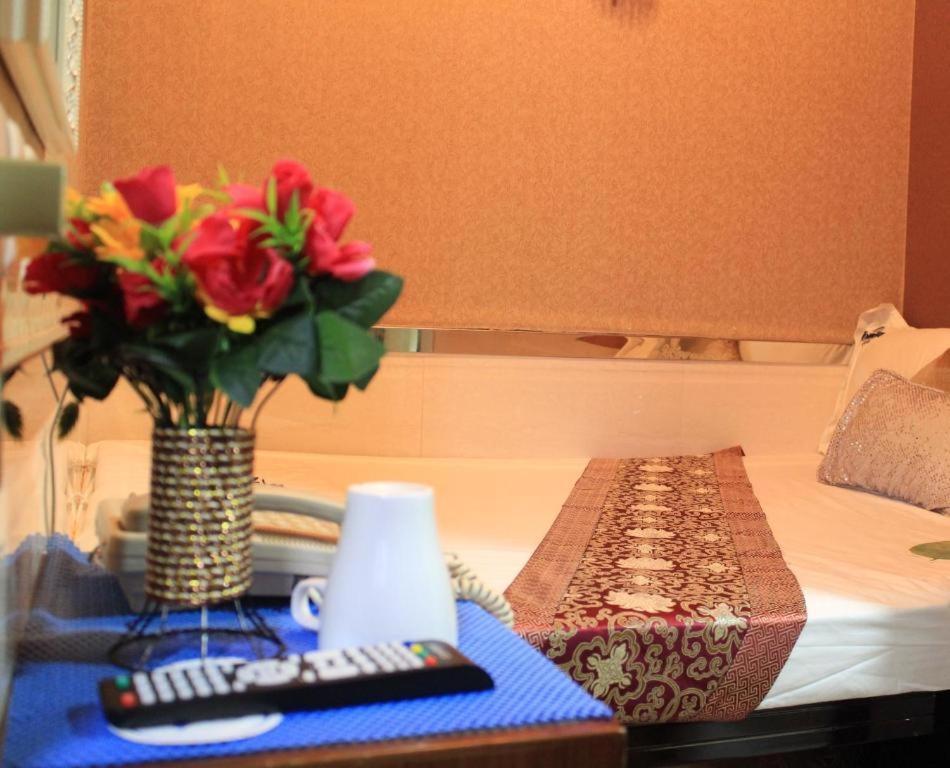 London Guest Guest House Гонконг Экстерьер фото